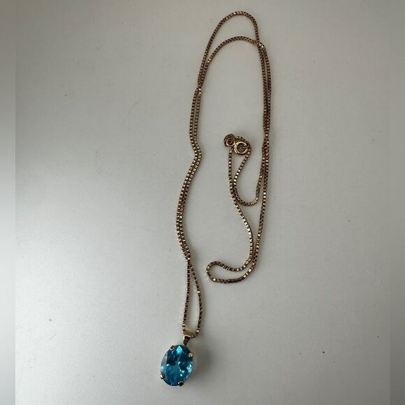 22" 14k YG box chain andā9x11mm oval cut Blue Topaz 14kt YG pendant necklace! - Picture 4 of 14